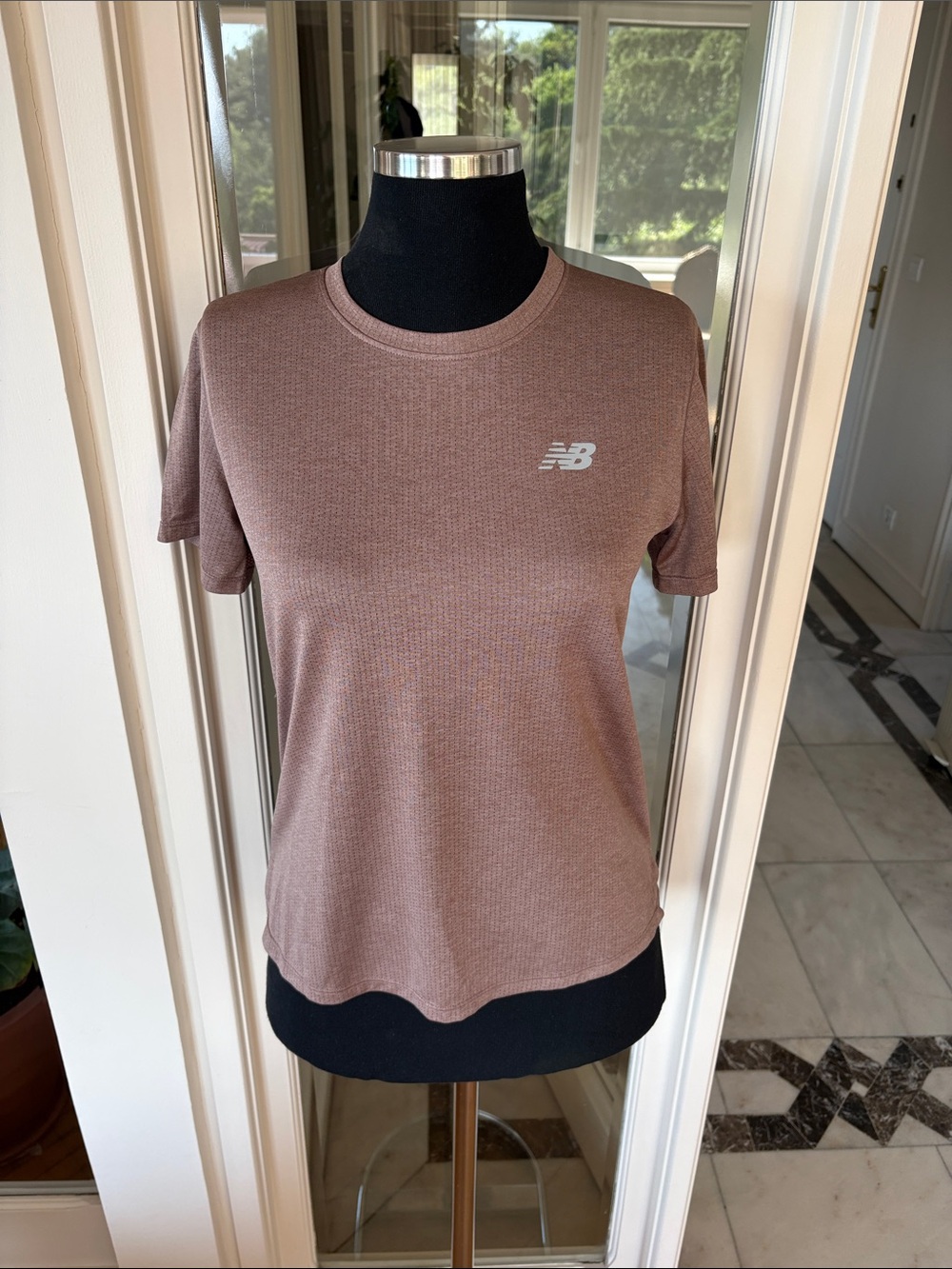 New Balance Women's Short Sleeve Tee - Mauve Brown small size
